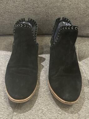 Vince Camuto Black Suede Booties size 9 M